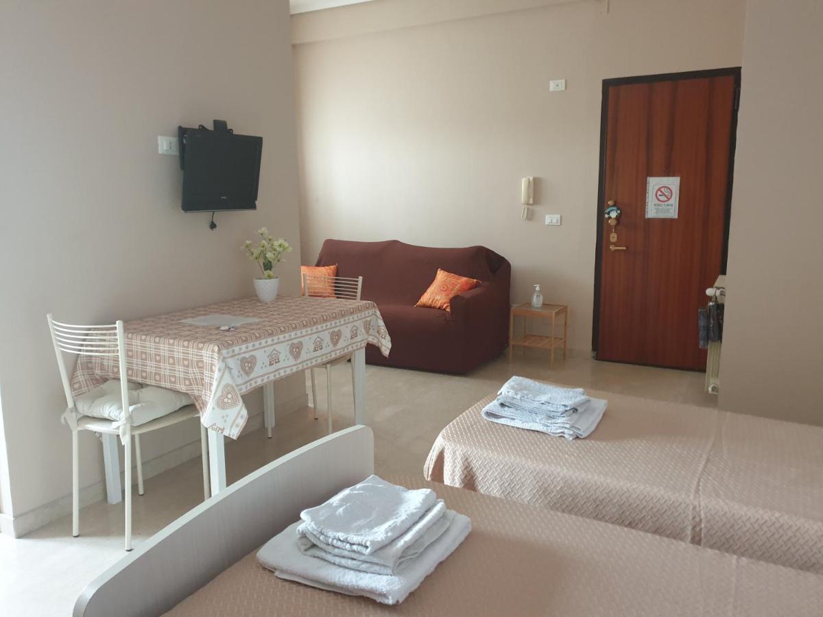 A "Casa Inn-Centro" Monolocale Catania-Fontanarossai nemzetközi repülőtér Kültér fotó